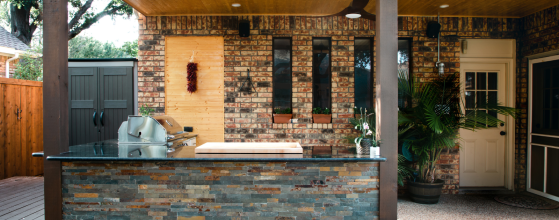 How to Design an Outdoor Kitchen You Can Use All Year