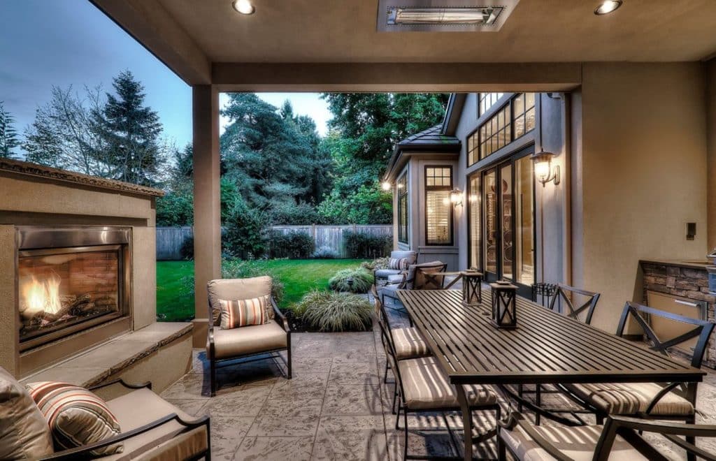 Custom outdoor living and landscaping project at a Southern Oregon home